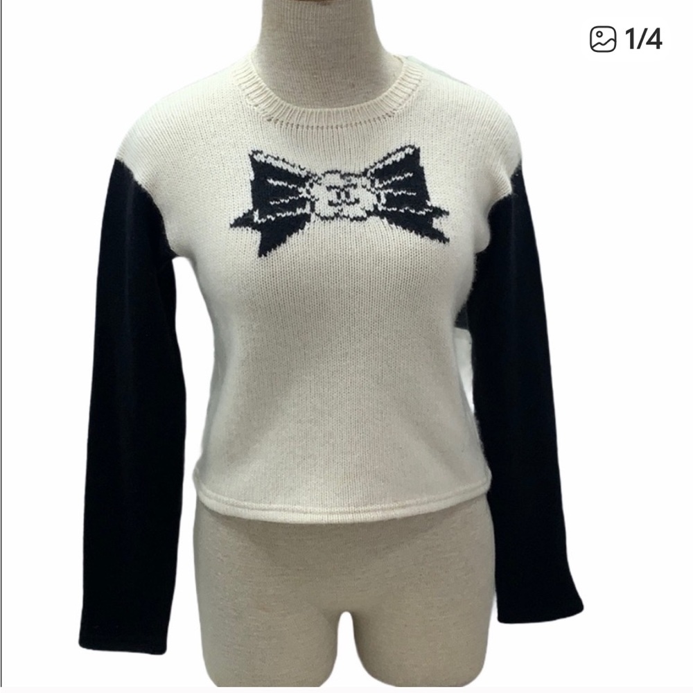 Authentic CHANEL Black and Cream Bow Sweater 1995A